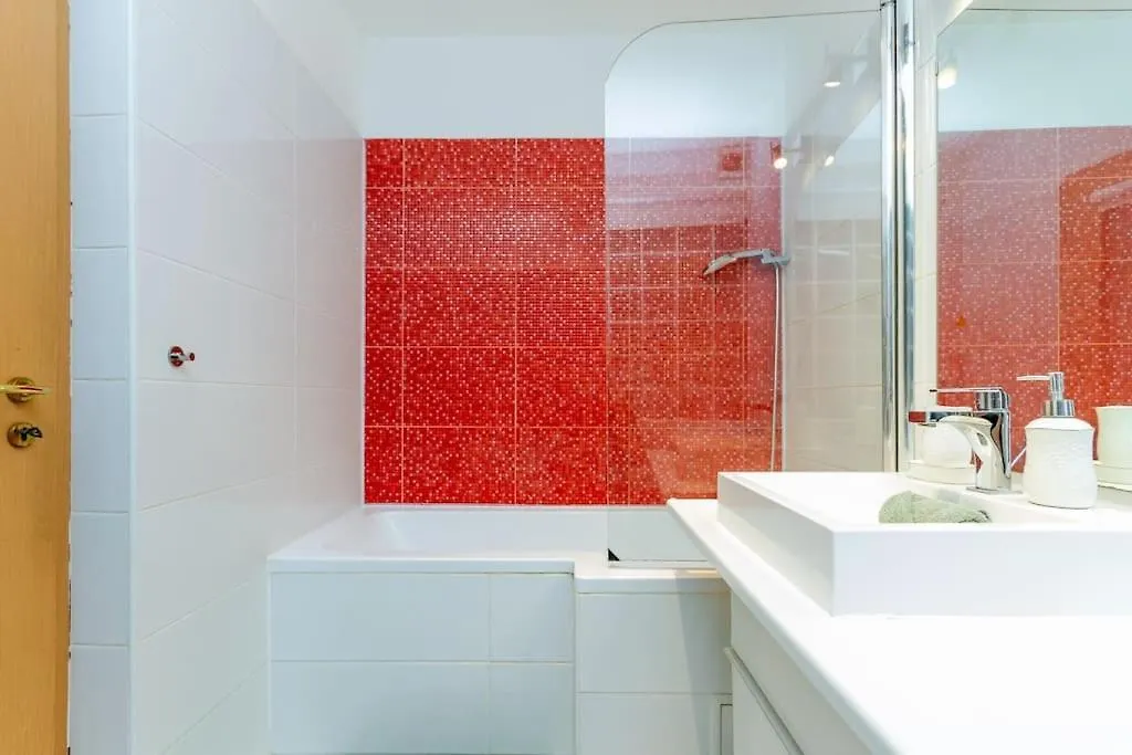 Diplomat Quarter 2 Bdr Apt By Newave Apartments Budapest