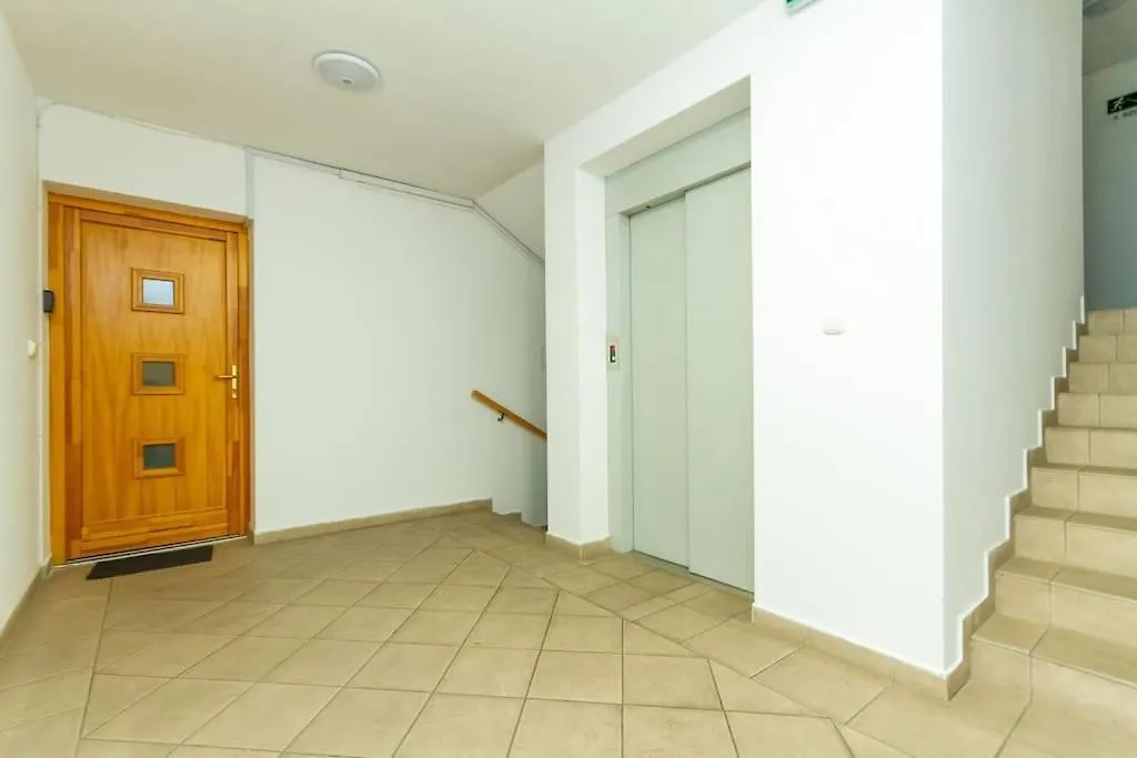 Diplomat Quarter 2 Bdr Apt By Newave Apartments Budapest