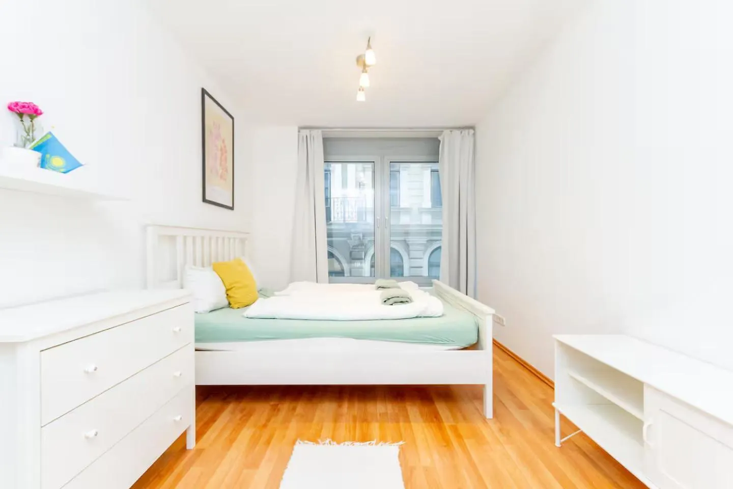 Diplomat Quarter 2 Bdr Apt By Newave Apartments Budapest Ungarn