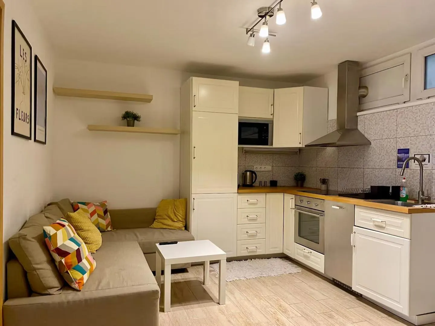 Diplomat Quarter 2 Bdr Apt By Newave Apartments Budapešť Maďarsko